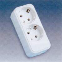 SIMON 10402-31 ENCHUFE DOBLE T.T.LATERAL