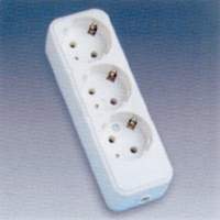 SIMON 10403-31 ENCHUFE TRIPLE T.T.LATERAL
