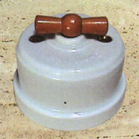 FONTINI 30-308-18-2 CONM.PORC.L.MADERA 10A/250V GARBY PACK