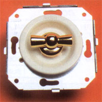 FONTINI 35308302 CONM.10A-250V ORO/BLANCO VENEZIA PACK